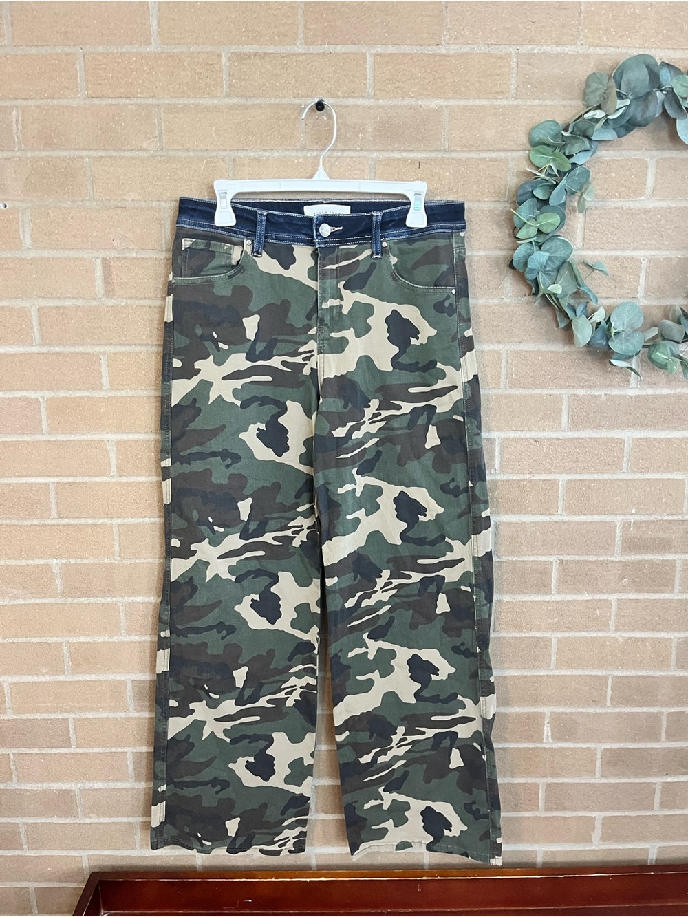 Women's Camo Wide-Leg Jeans - Green Camo